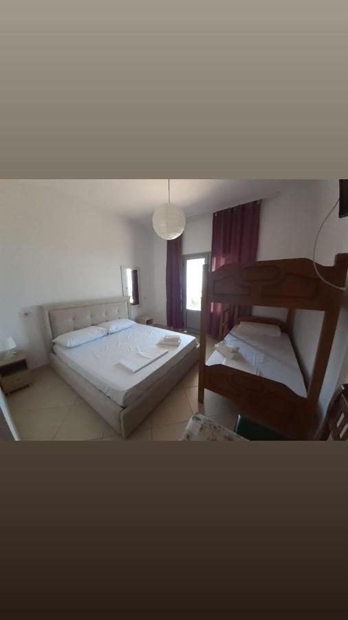 Bluflest Bed and Breakfast Dhërmi Buitenkant foto
