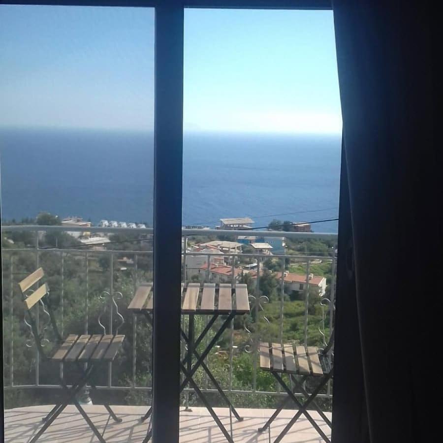 Bluflest Bed and Breakfast Dhërmi Buitenkant foto