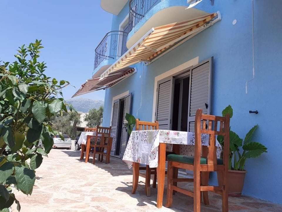 Bluflest Bed and Breakfast Dhërmi Buitenkant foto