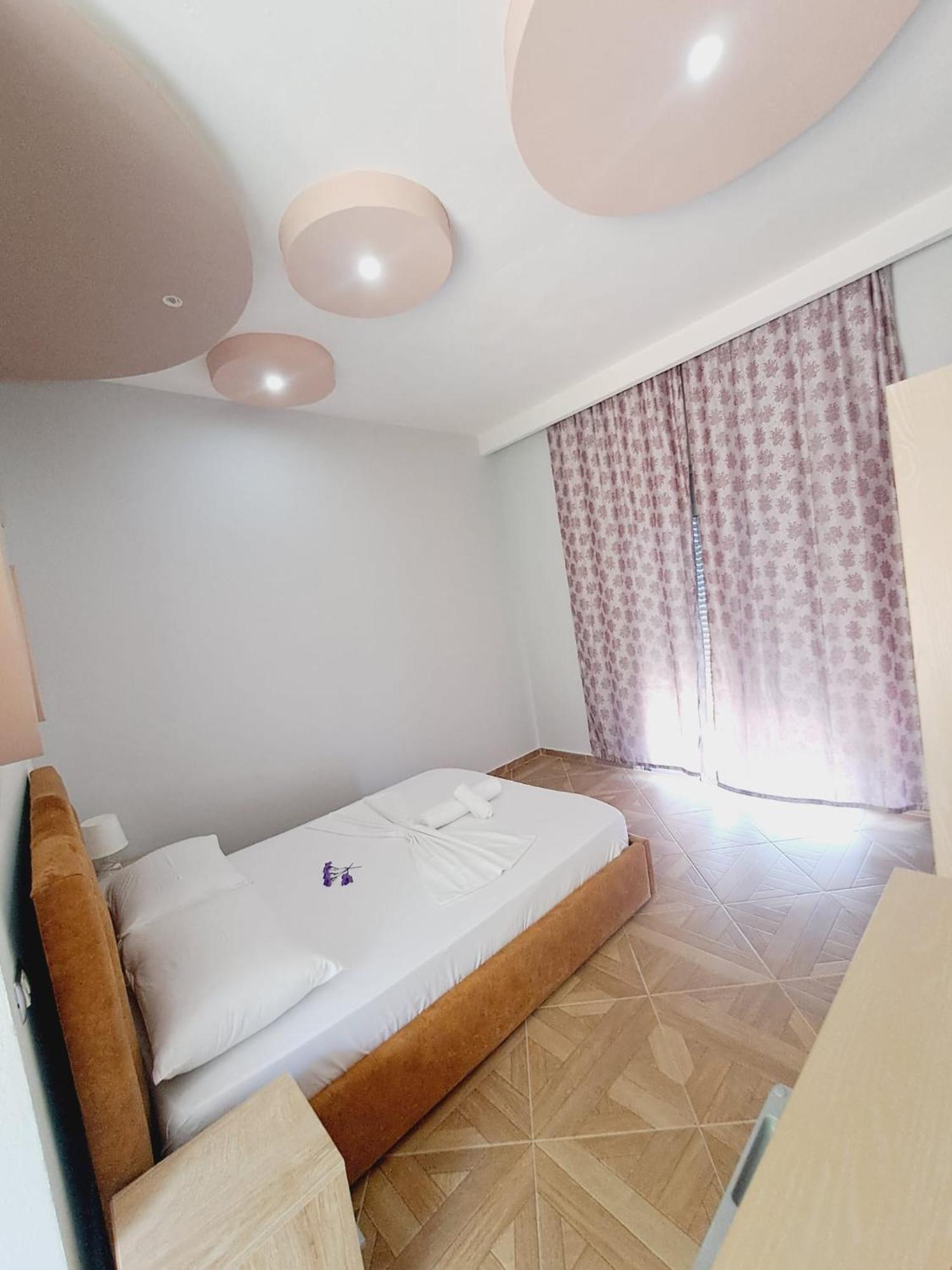 Bluflest Bed and Breakfast Dhërmi Buitenkant foto